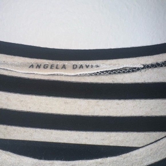 🎉Angela Davis Striped Top - Picture 2 of 3